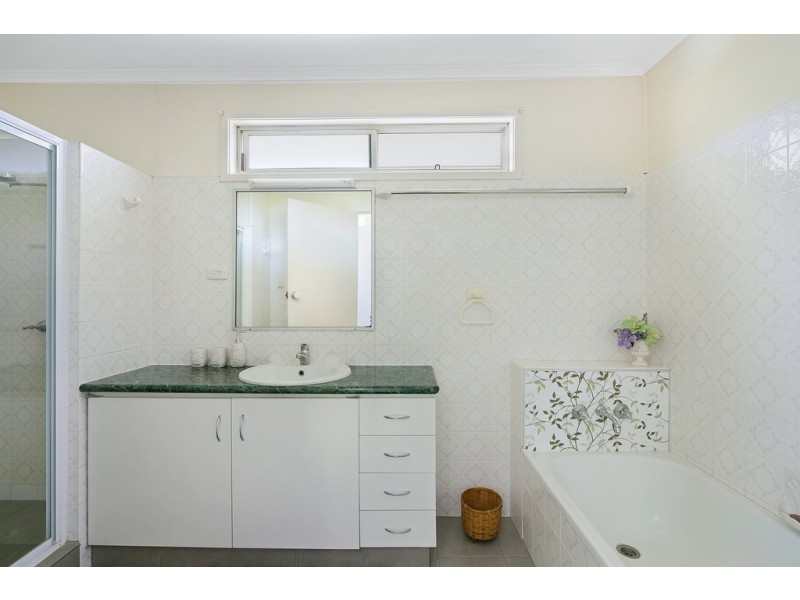 17 Sardon Street, Centenary Heights QLD 4350