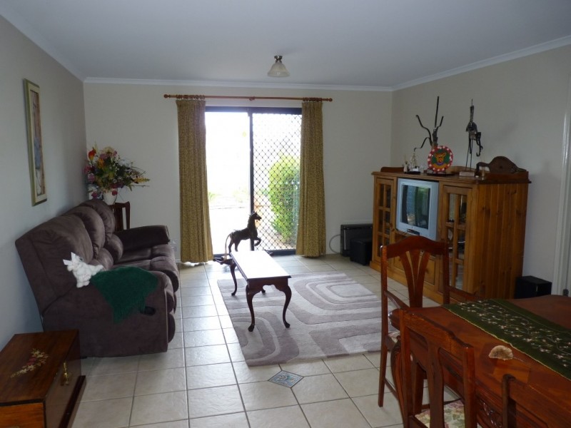 11 Langton Crescent, Oakey QLD 4401