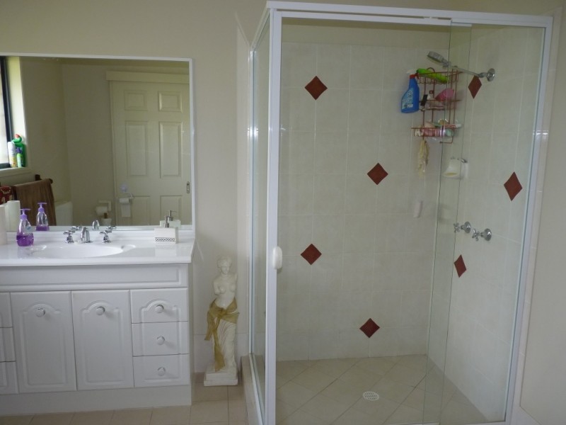 11 Langton Crescent, Oakey QLD 4401