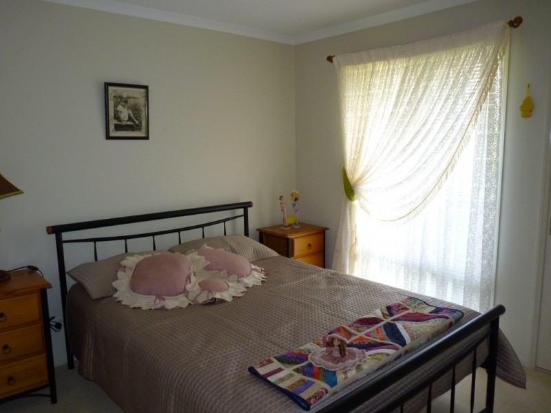 11 Langton Crescent, Oakey QLD 4401
