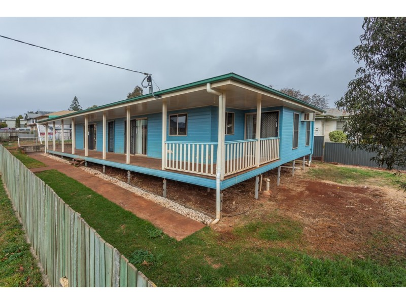 18 Underwood Crescent, Harristown QLD 4350