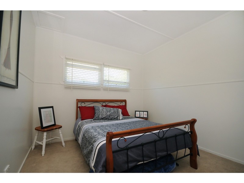 86 Holberton Street, Newtown QLD 4350