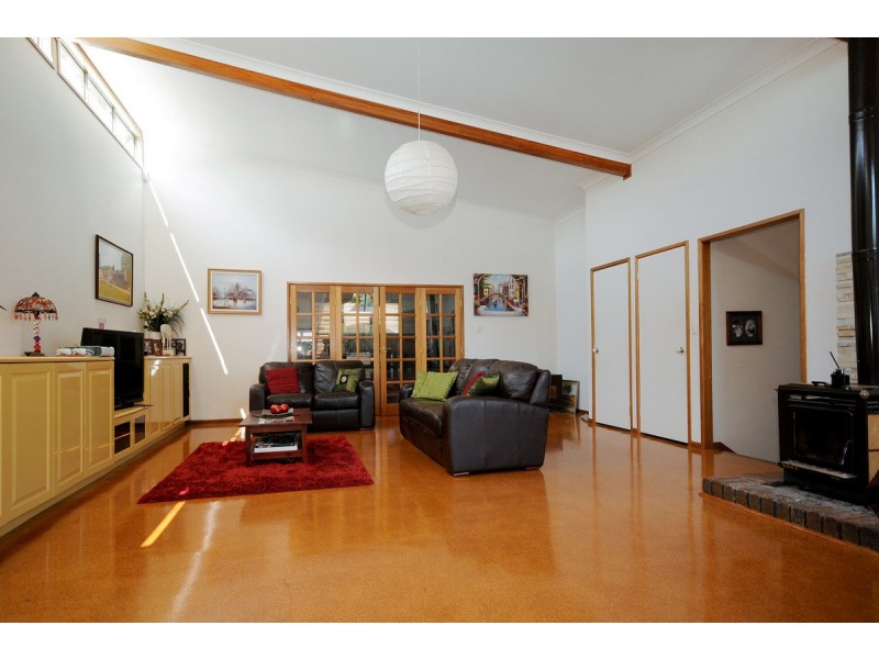 24 Murphys Creek Road, Blue Mountain Heights QLD 4350