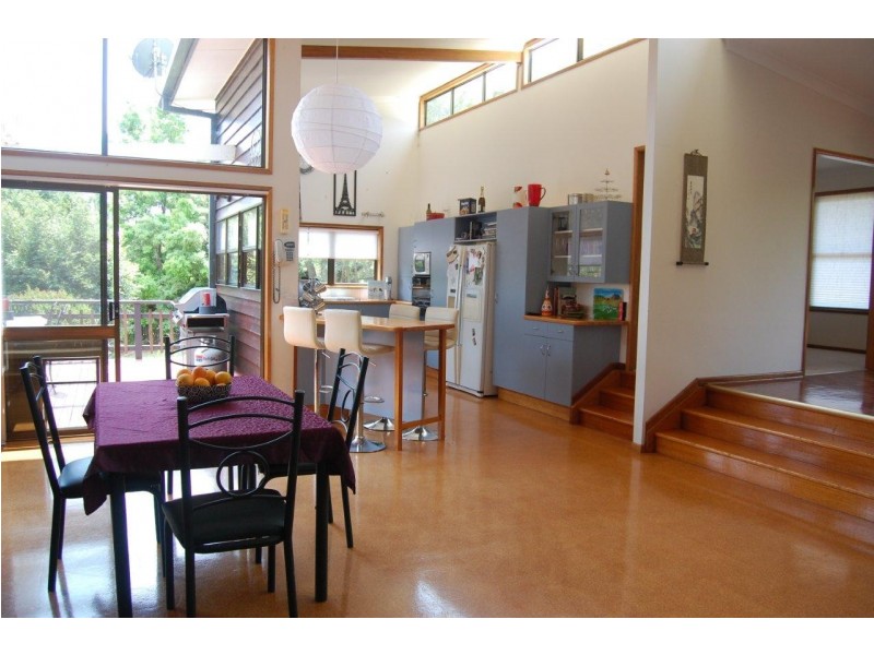 24 Murphys Creek Road, Blue Mountain Heights QLD 4350