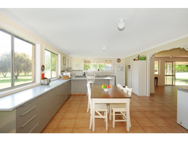 9617 New England Highway, Geham QLD 4352