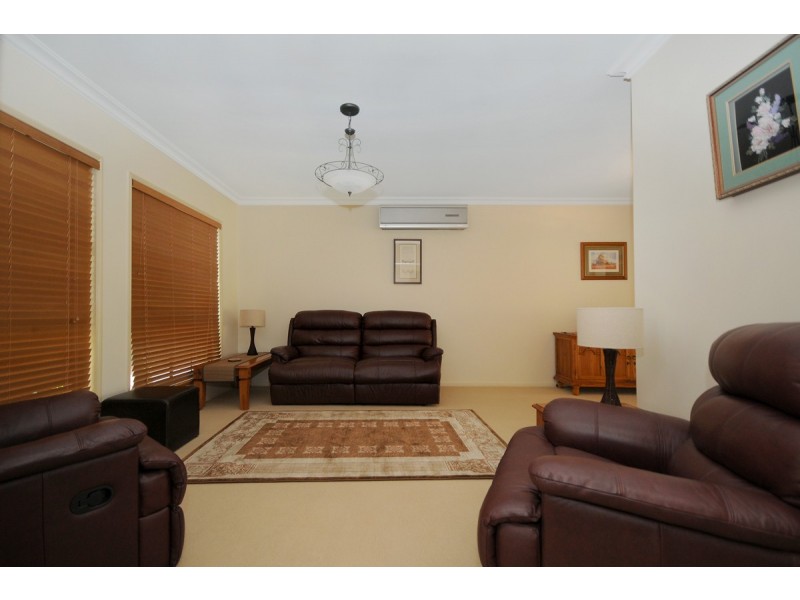 8 Osprey Court, Rangeville QLD 4350