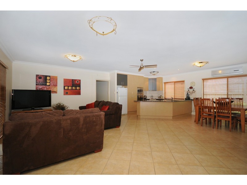 8 Osprey Court, Rangeville QLD 4350