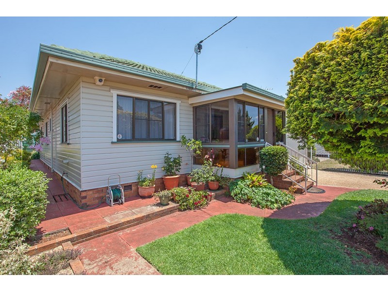 11 Goodwood Street, Newtown QLD 4350