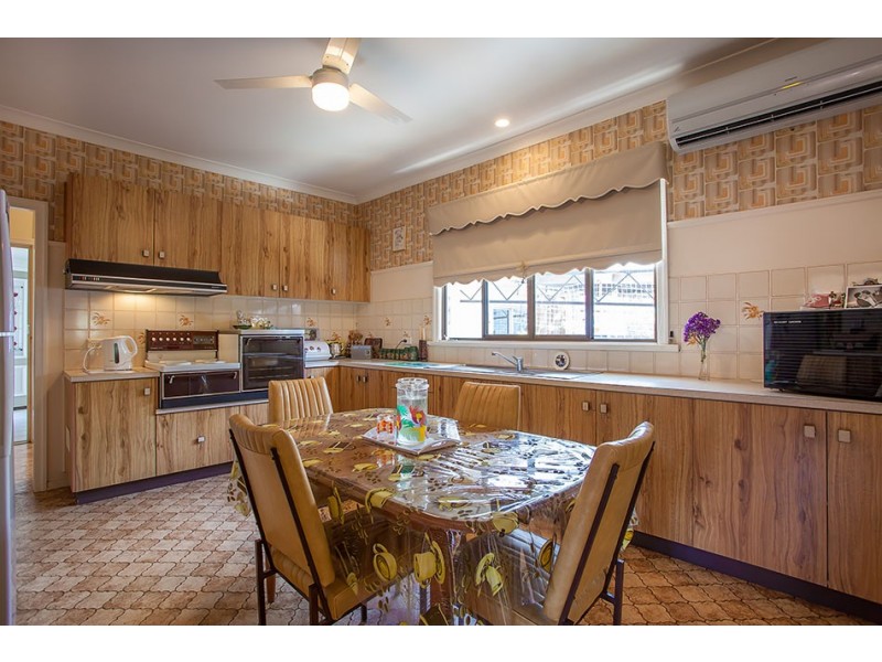 11 Goodwood Street, Newtown QLD 4350