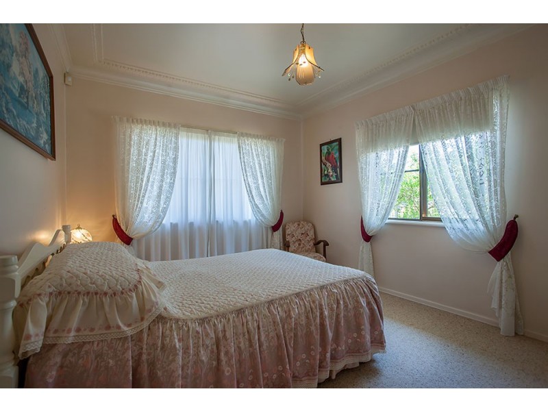 11 Goodwood Street, Newtown QLD 4350