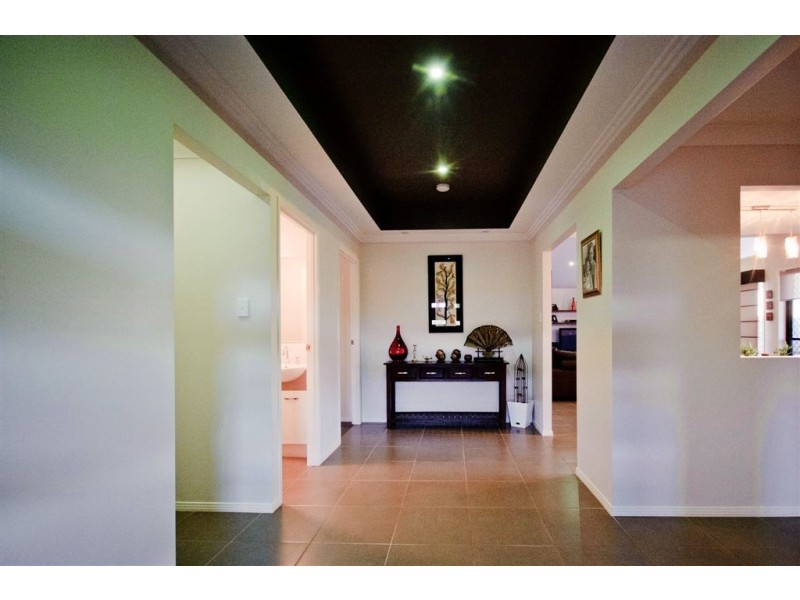 1 Koel Crescent, Highfields QLD 4352