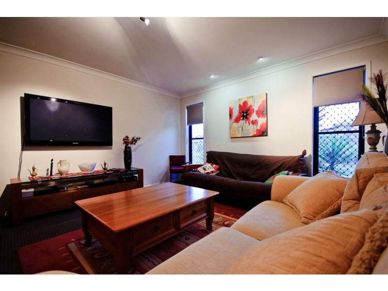 1 Koel Crescent, Highfields QLD 4352