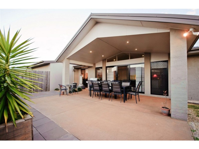 1 Koel Crescent, Highfields QLD 4352