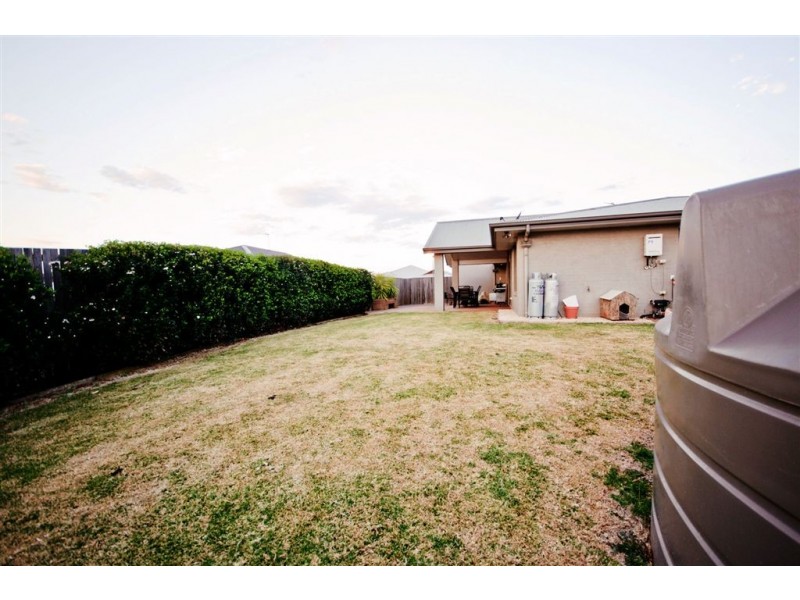 1 Koel Crescent, Highfields QLD 4352