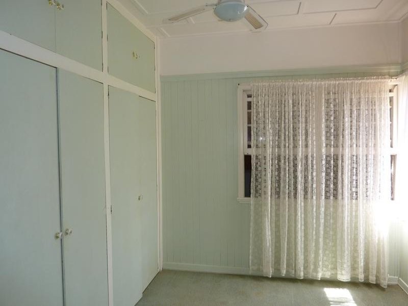 271 West Street, Harristown QLD 4350