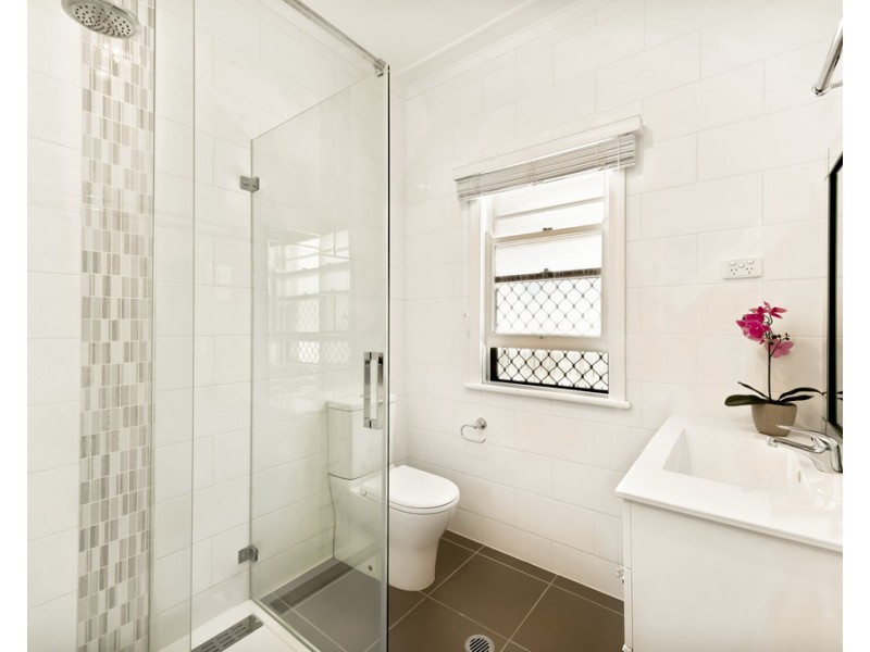 12 Victory Street, Newtown QLD 4350