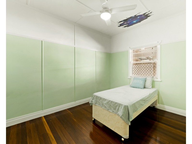 12 Victory Street, Newtown QLD 4350