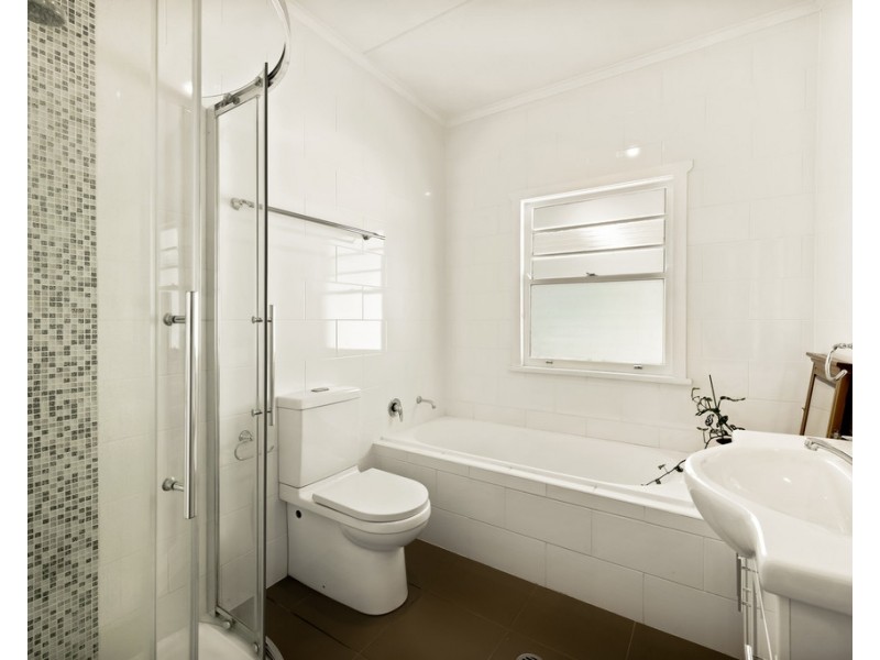 12 Victory Street, Newtown QLD 4350