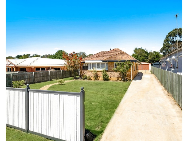 12 Victory Street, Newtown QLD 4350