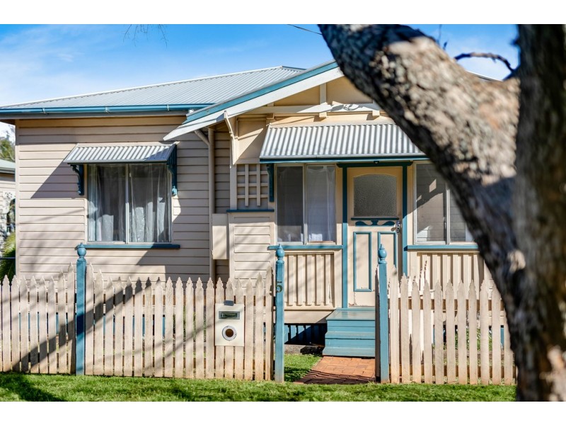 5 Louisa Street, South Toowoomba QLD 4350