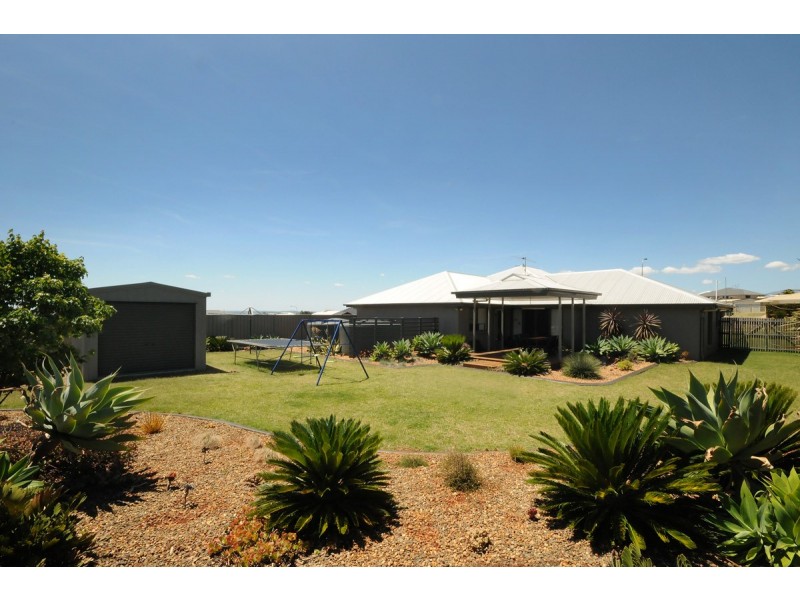 10 Smythe Drive, Highfields QLD 4352