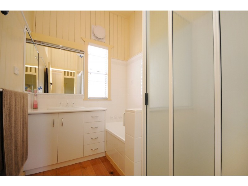 147 Long Street, South Toowoomba QLD 4350