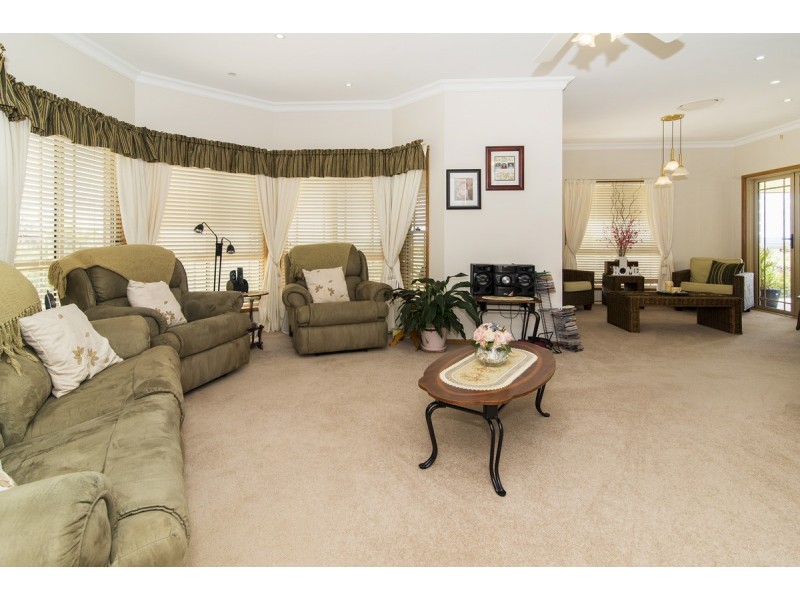 50 Grundy Road, Spring Creek QLD 4361