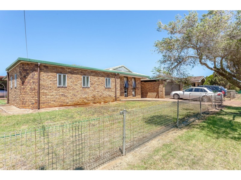 2 Glengowan Court, Newtown QLD 4350