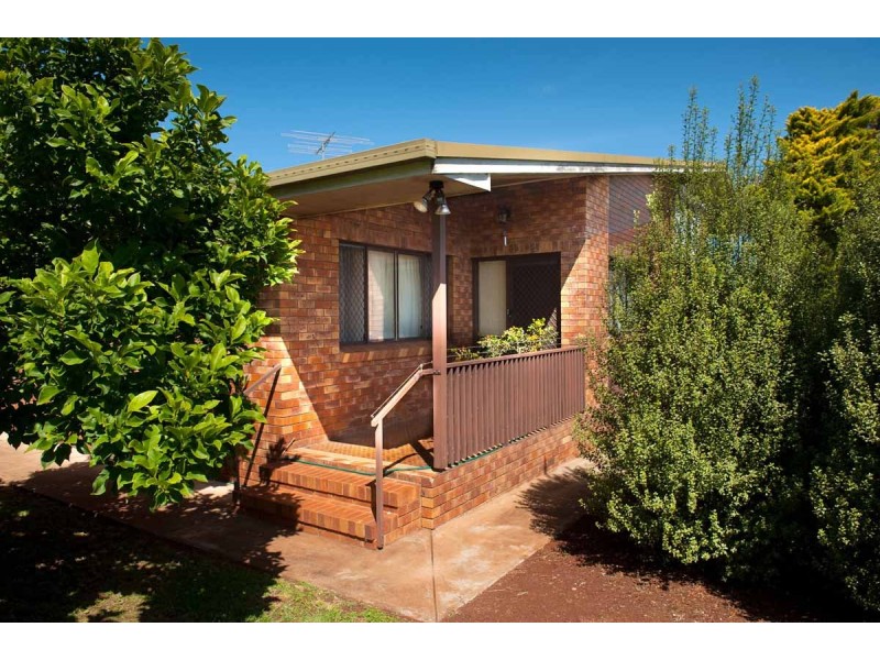 Unit 1/1 Gloucester Crescent, Darling Heights QLD 4350