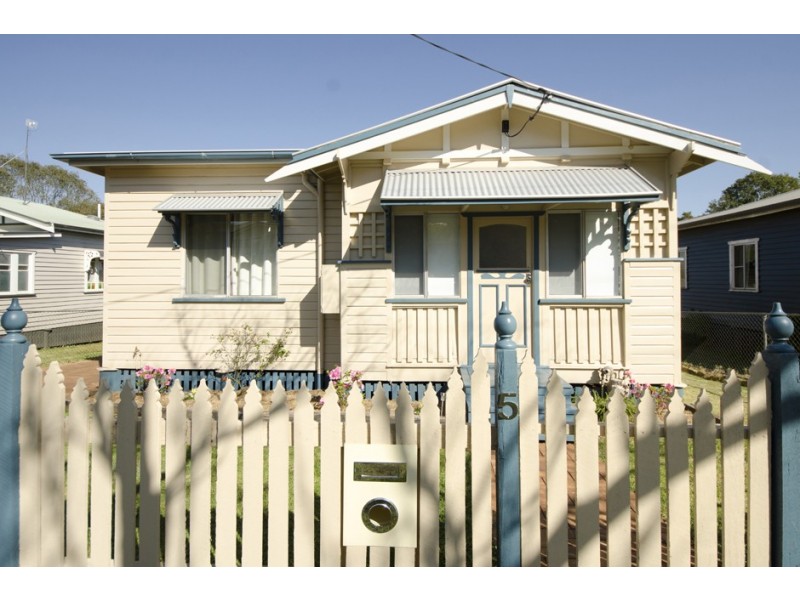 5 Louisa Street, South Toowoomba QLD 4350