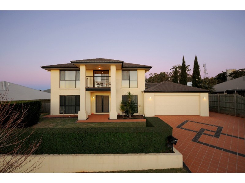 14 Banksdale Drive, Middle Ridge QLD 4350