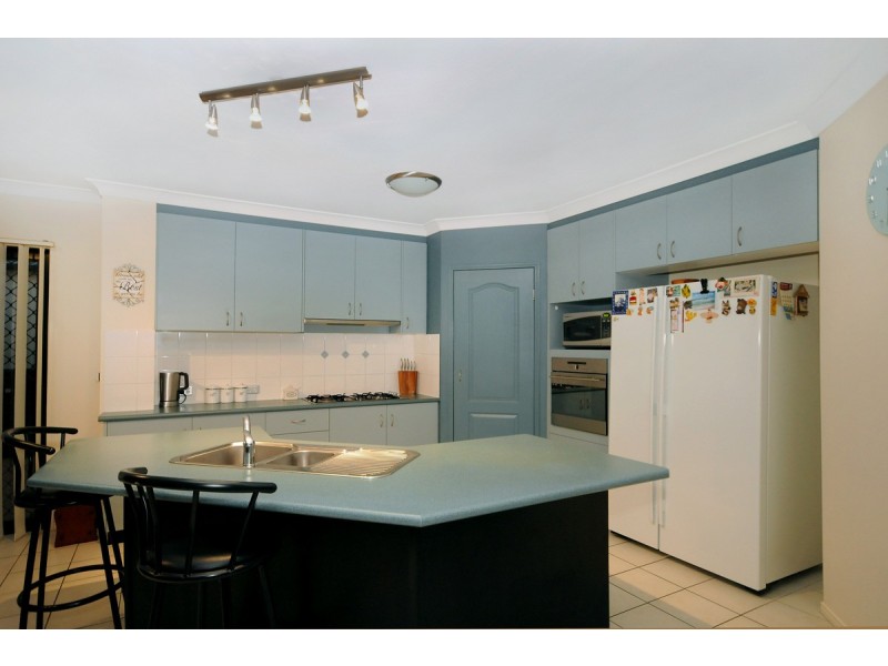 14 Banksdale Drive, Middle Ridge QLD 4350