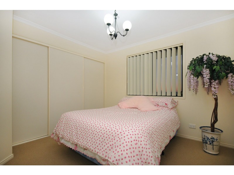 14 Banksdale Drive, Middle Ridge QLD 4350
