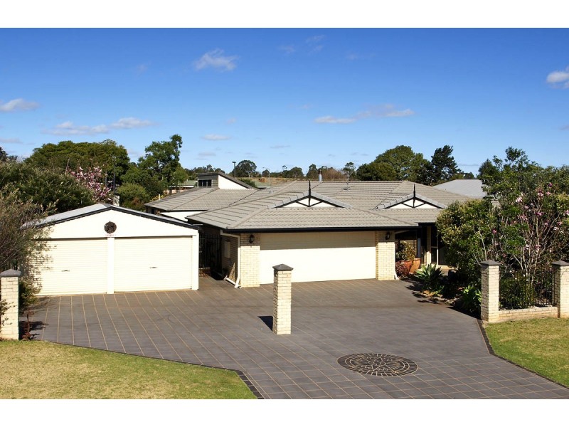 5 Charmaine Court, Highfields QLD 4352