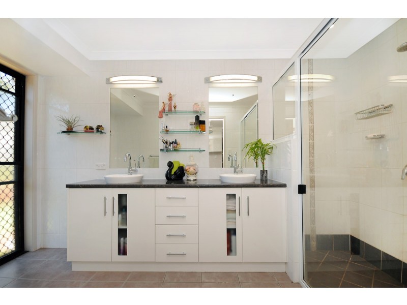 5 Charmaine Court, Highfields QLD 4352