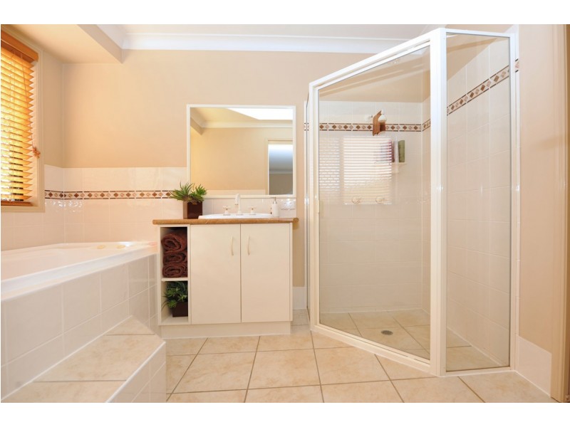 22 Bridget Court, Middle Ridge QLD 4350