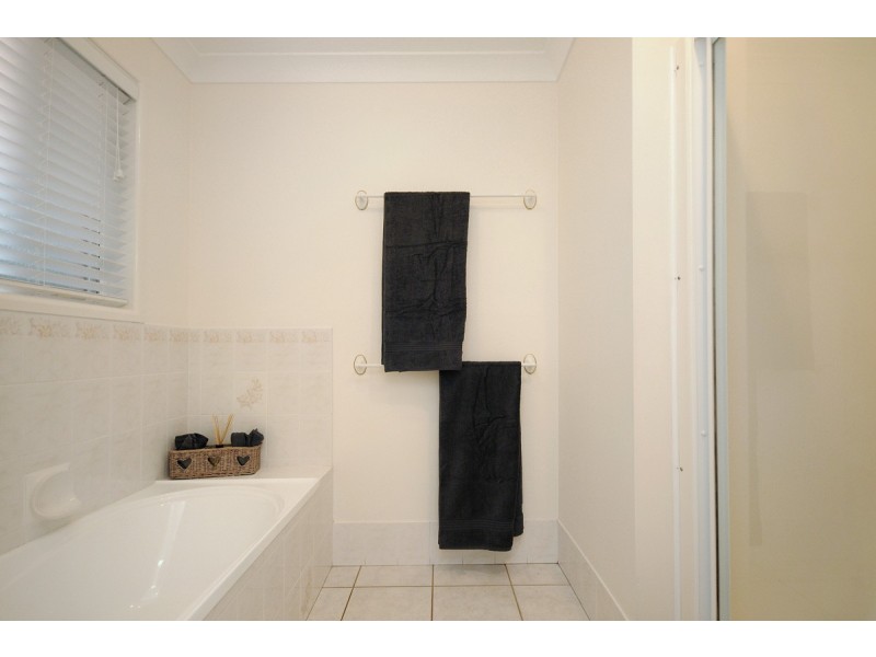 21 Granada Drive, Highfields QLD 4352