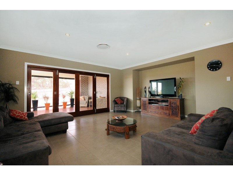 39 Highgrove Drive, Highfields QLD 4352