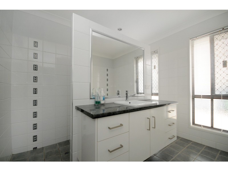 48 Holly Avenue, Cawdor QLD 4352