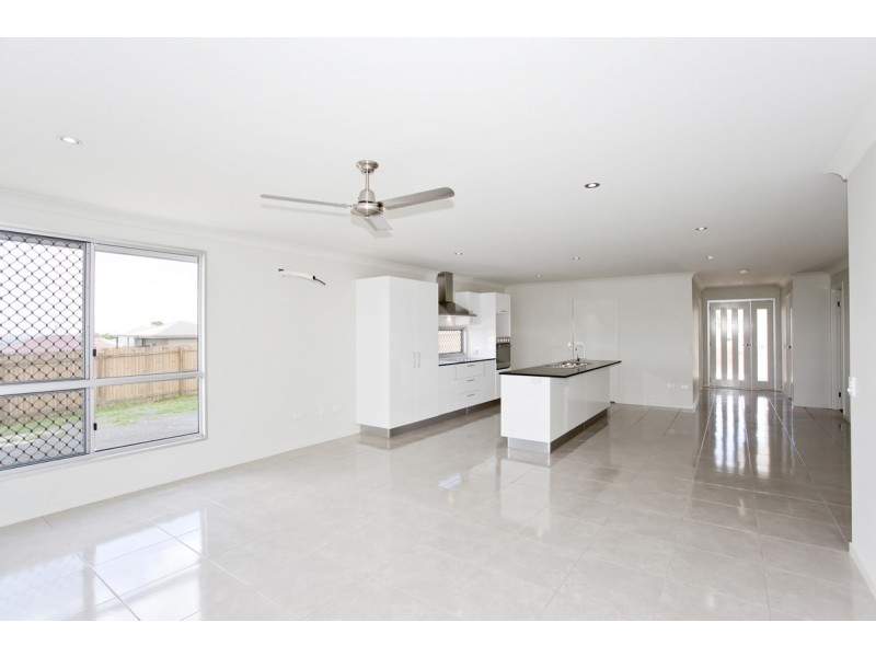 4 Campbell Drive, Highfields QLD 4352