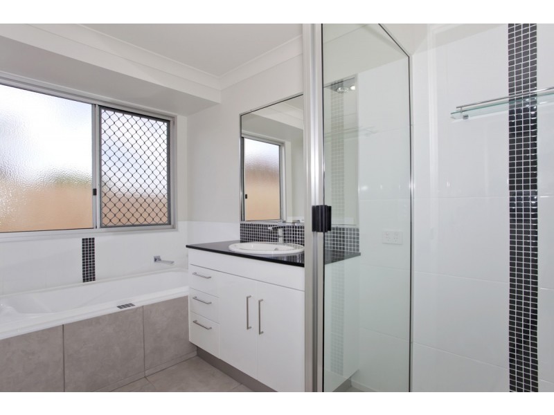 4 Campbell Drive, Highfields QLD 4352