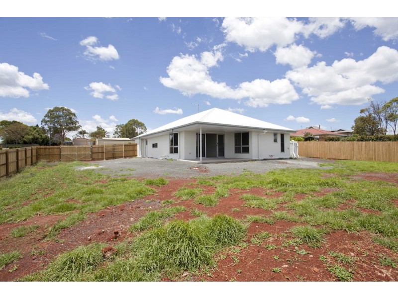 4 Campbell Drive, Highfields QLD 4352