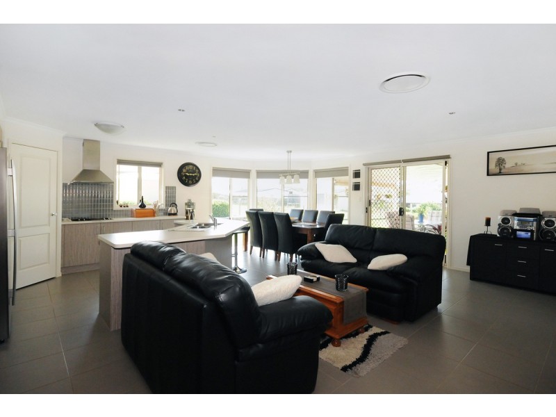 9 Tea Tree Court, Gowrie Junction QLD 4352
