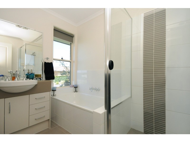 9 Tea Tree Court, Gowrie Junction QLD 4352