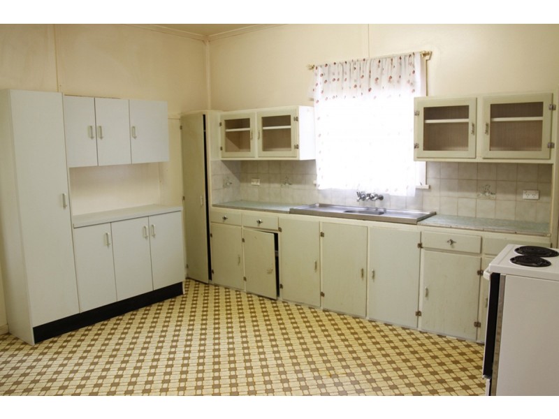 4 Cay Street, Newtown QLD 4350