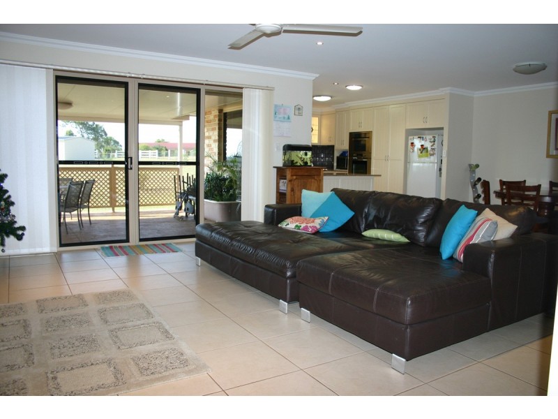 3 Lauren Court, Glenvale QLD 4350