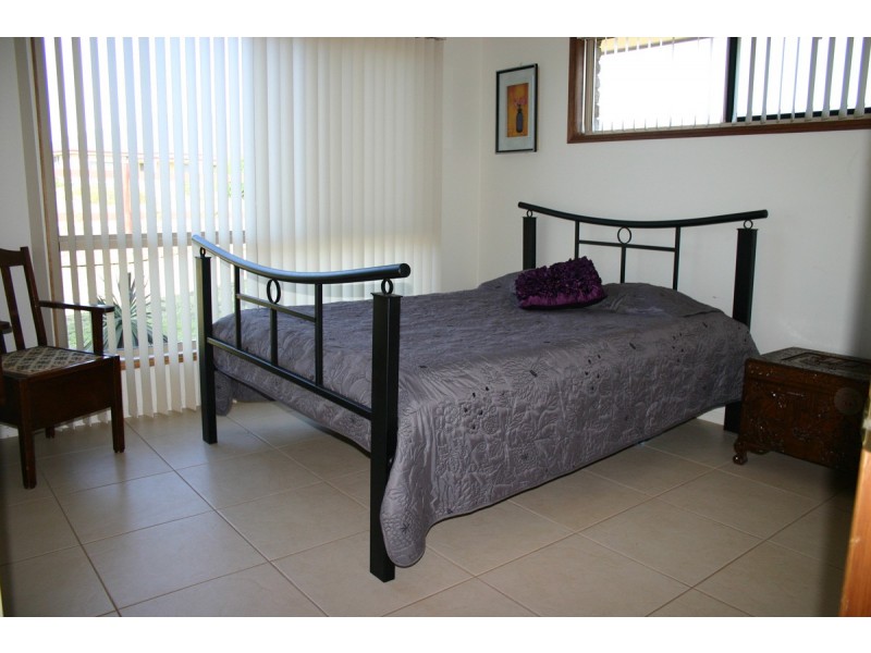 3 Lauren Court, Glenvale QLD 4350