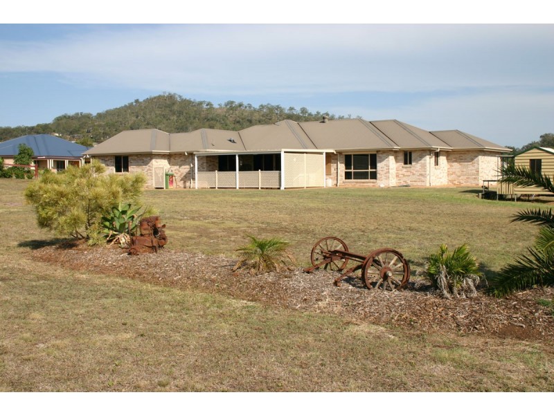 3 Lauren Court, Glenvale QLD 4350