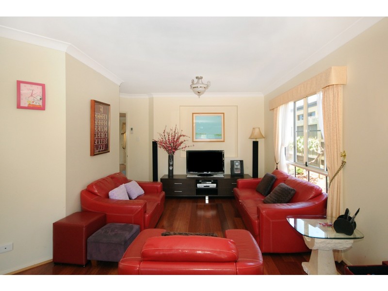 20 Scullin Street, Middle Ridge QLD 4350