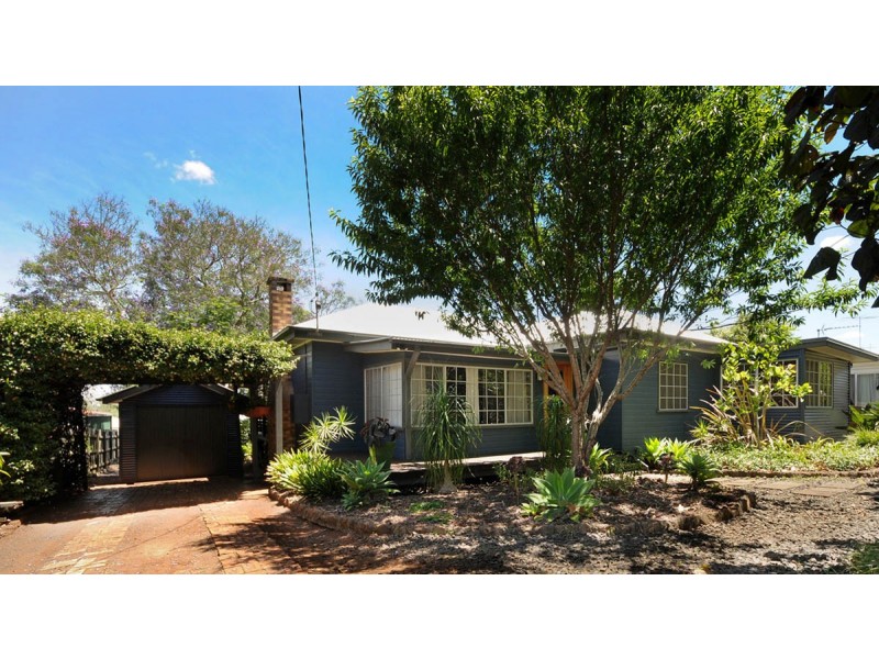 16 Alford Street, Mount Lofty QLD 4350